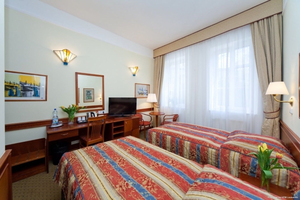 Hotel 16